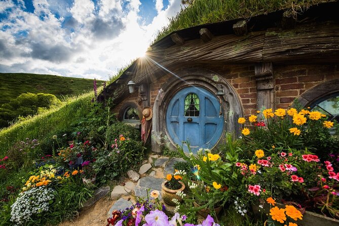 Private Journey to Middle-earth: Hobbiton Movie Set - Ex Auckland - Green Dragon Inn drink and gift shop time after the set