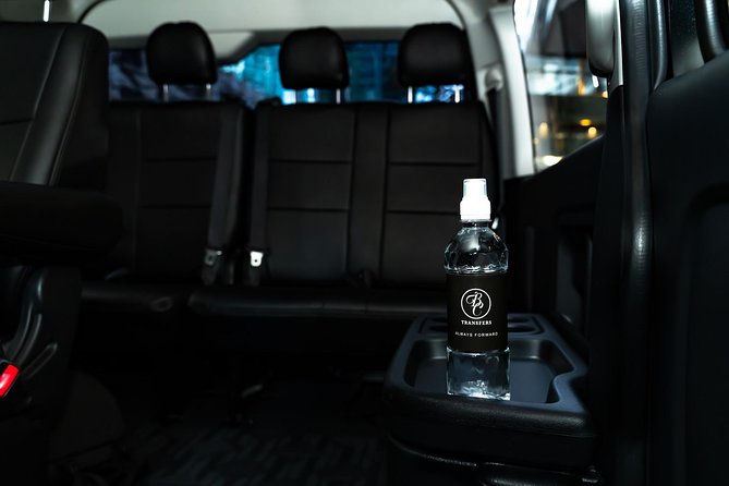 Private Luxury Airport Transfers in Auckland – Sedans & Vans - Meet-and-Greet at Auckland Airport: Getting to the car fast