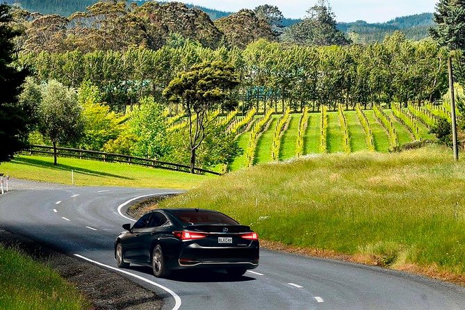 Private Luxury Airport Transfers in Auckland – Sedans & Vans - From the terminal to your Auckland City hotel in about 50 minutes