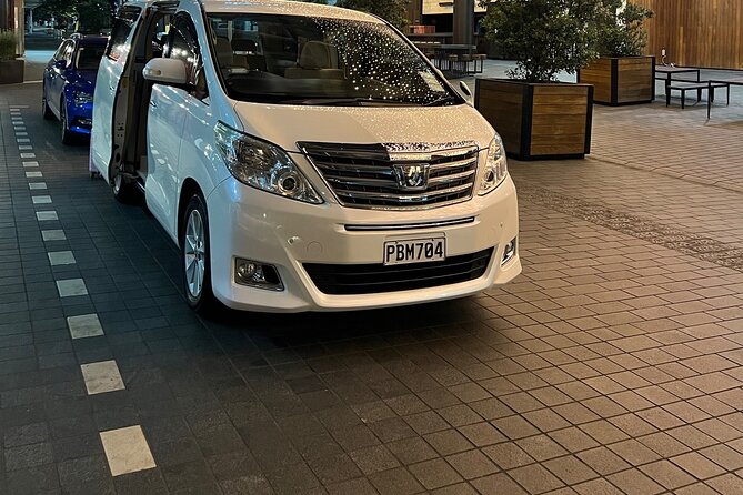 Private Mini Van Transfer From Auckland Airport to Auckland City - Door-to-door comfort, privacy, and that calm-driver vibe