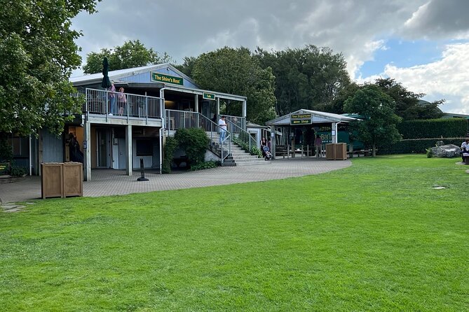Private Round Trip Transport To Hobbiton From Auckland - Price and logistics: is NZ$431.30 per group actually good value?