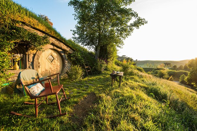 Private tour - Hobbiton Movie Set Evening Banquet Return from Auckland - Green Dragon Inn banquet: what you’re really getting
