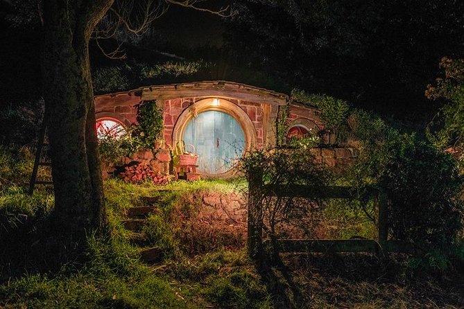 Private tour - Hobbiton Movie Set Evening Banquet Return from Auckland - Should you book this private Hobbiton evening banquet from Auckland?