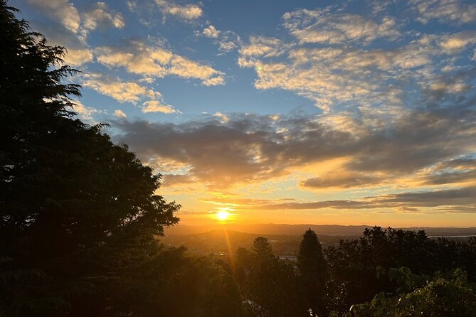 Romantic Auckland Sunset tour with Winery & Thermal pool - Hunting Lodge Winery: dinner with a sense of place