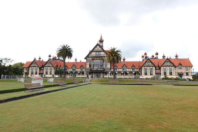 Rotorua and Waitomo Caves Day Trip from Auckland -Smaller Groups - Lake Rotorua Views Without the Detour