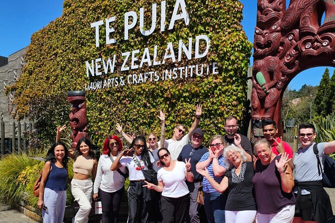 Rotorua Highlights inc. Waiotapu & Te Puia Day Tour from Auckland - The Big Picture: A 6:30am Start for Geothermal and Culture