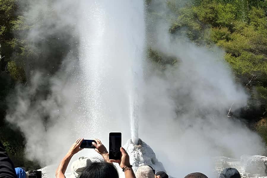 Rotorua & Taupo DayTour Waiotapu & Huka Falls from Auckland - Why the stops come in this order (and how it helps you)