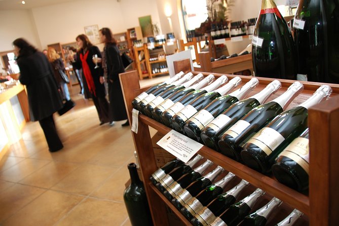 Small-Group Kumeu Wine Country Tour with Wine Tastings & Lunch - Kumeu Wine Country in a Half-Day: what you’re really buying