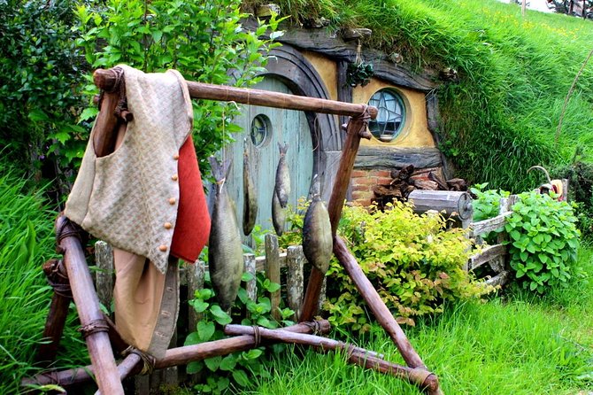 The Hobbiton Movie Set Small-Group Guided Tour from Auckland - The Green Dragon Inn drink: included, and it actually fits the vibe