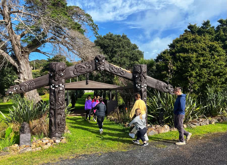 Waiheke Island: Maori Cultural Tour + Lunch + Wine - Karakia at Matiatia Bay: the tone-setter before the driving starts