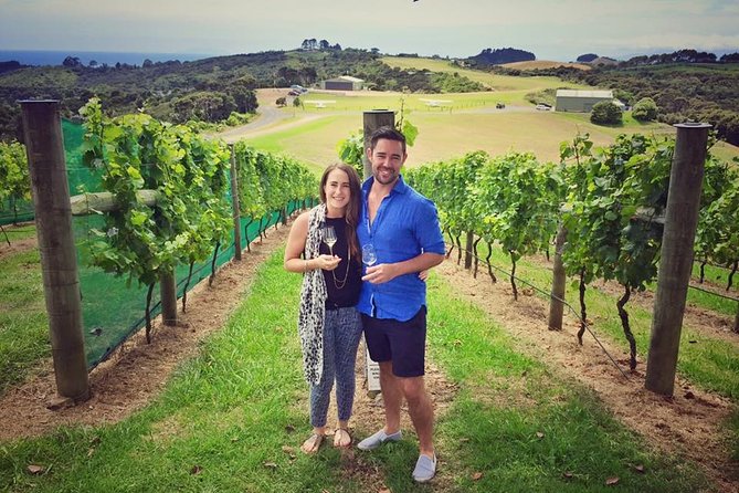 Waiheke Island Premium Wine Tour with Tastings - Your 3–5 Tastings Per Vineyard: What to Expect at Each Stop