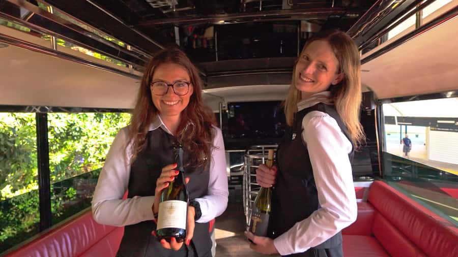 Waiheke Island: Scenic Wine Tour on Double Decker Bus - Onetangi Beach walk: the short break that makes the tour breathe