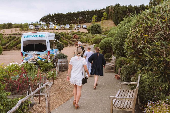 Waiheke Island: Taste&Graze Whisky Cellar Tour, Food, Olive Oil - Batch Winery: lunch with a glass and a bespoke platter