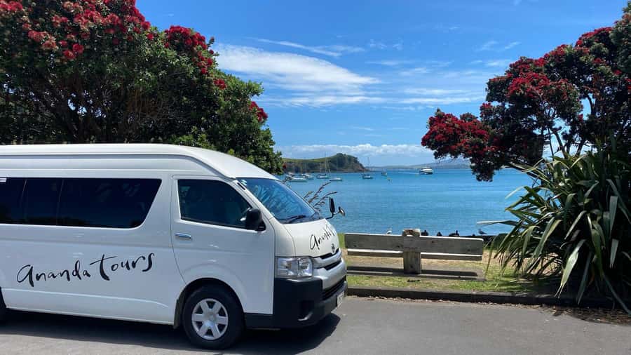 Waiheke Island: The Essence of Waiheke Wine Tour - Why Waiheke wine feels like a perfect Auckland day trip