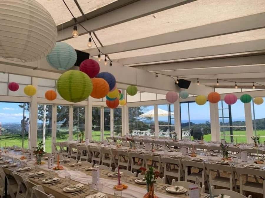 Waiheke: Scenic Taste and Graze Tour with Wine, Whisky, Beer - The van ride through Oneroa and Onetangi: village life and coastal viewpoints