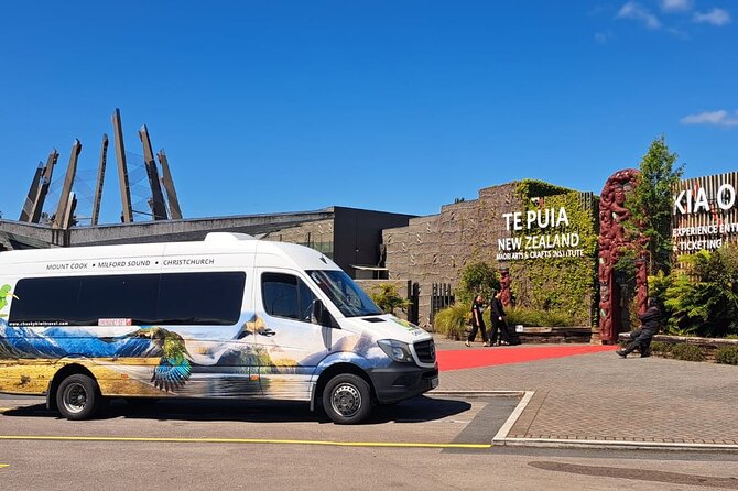 Waitomo Caves & Rotorua - Te Puia Small-Group Tour from Auckland - Your guide can make or break the long day