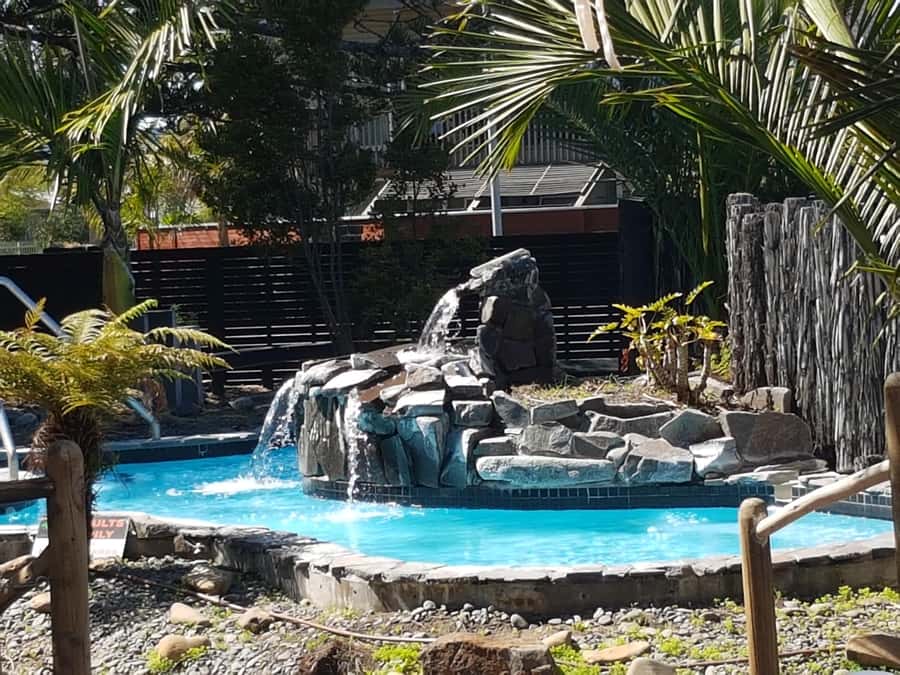 West Auckland: Sunset with Thermal pool & Wine Tasting - Key Highlights You’ll Notice Right Away