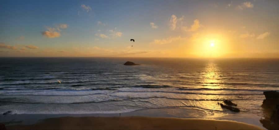 West Auckland: Sunset with Thermal pool & Wine Tasting - West Auckland at Golden Hour: Why This Tour Feels Different